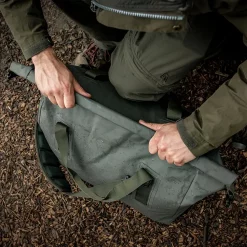 Trakker Downpour Roll-Up Fishing Carryall 23 Trakker Downpour Roll-Up Fishing Carryall -Fishing Verkaufe trakker downpour roll up carryall 7